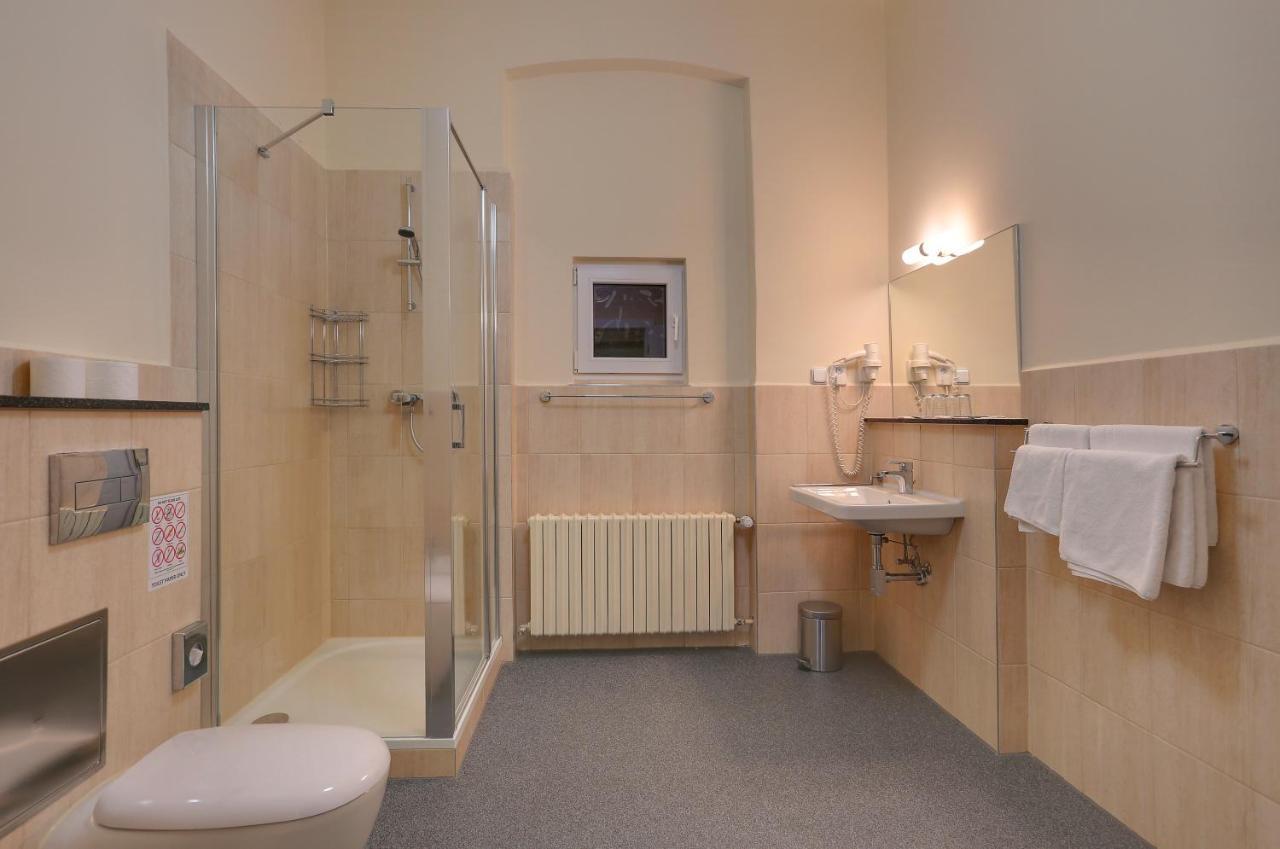 Hotel Kavalir Karlovy Vary Luaran gambar