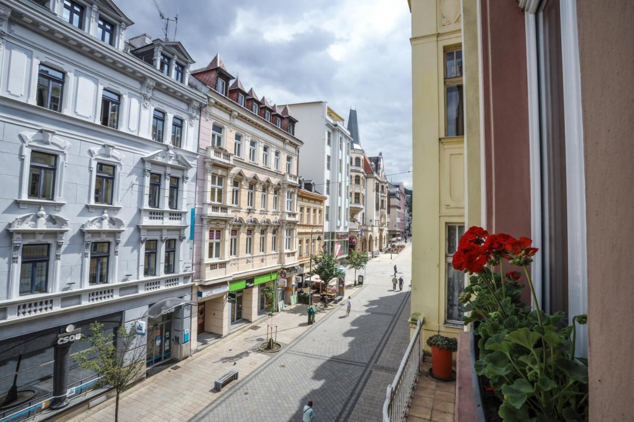 Hotel Kavalir Karlovy Vary Luaran gambar
