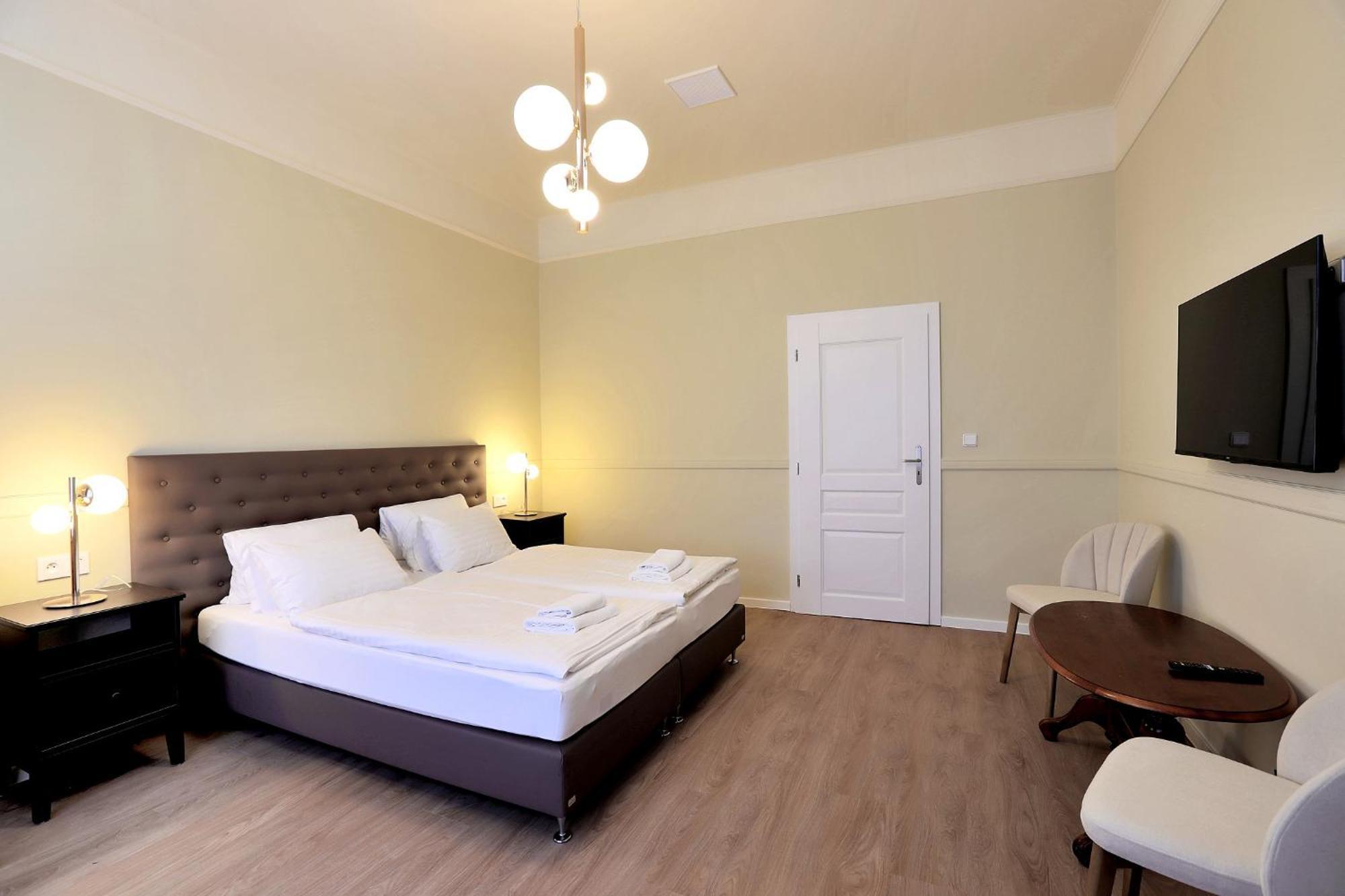 Hotel Kavalir Karlovy Vary Luaran gambar