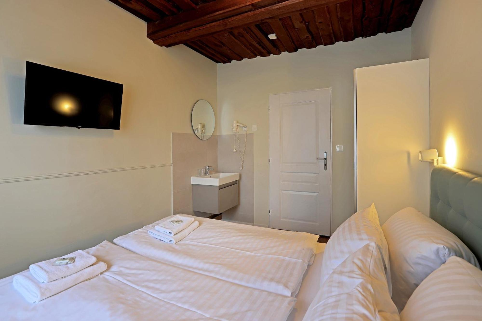 Hotel Kavalir Karlovy Vary Luaran gambar