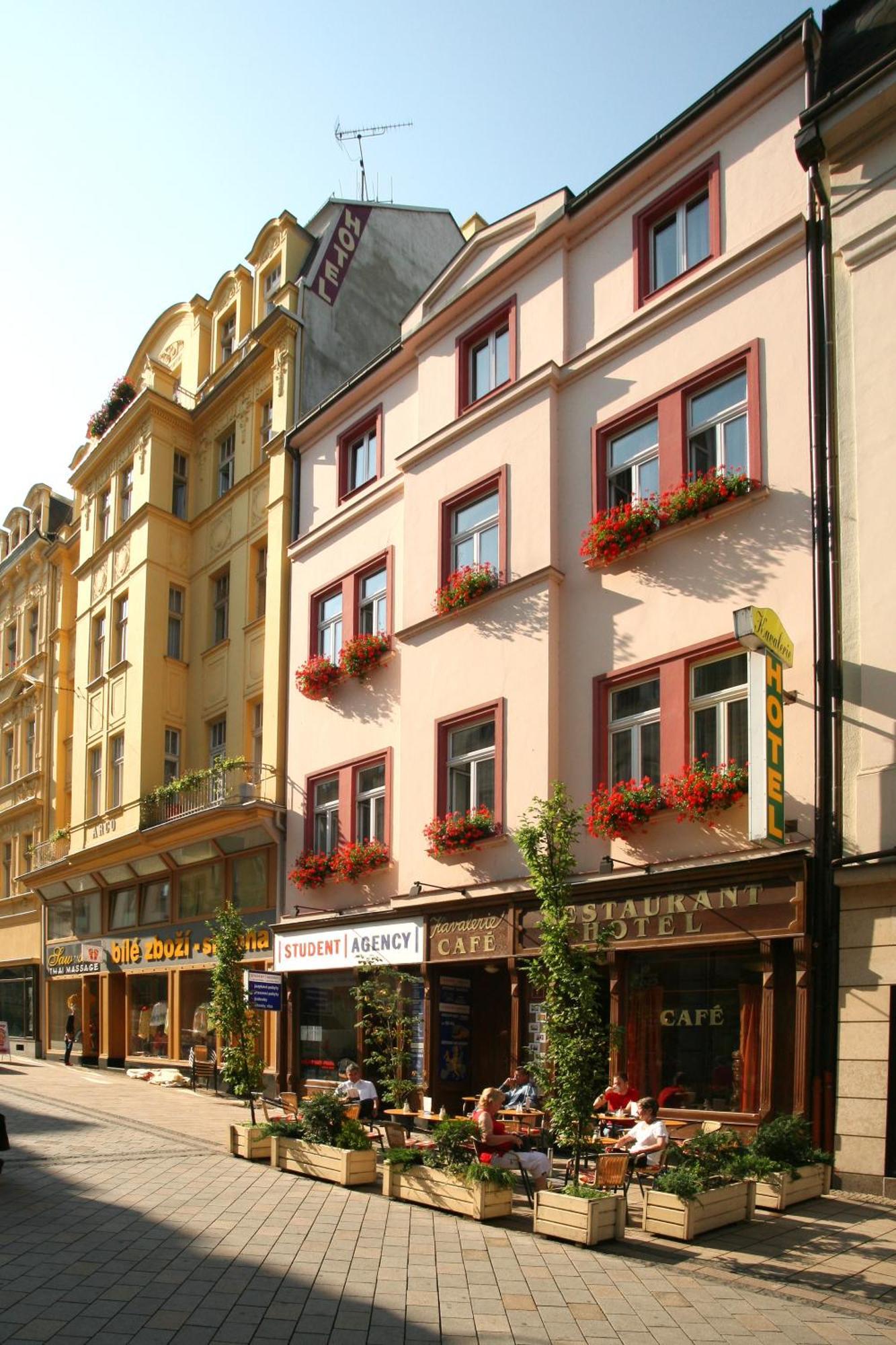 Hotel Kavalir Karlovy Vary Luaran gambar