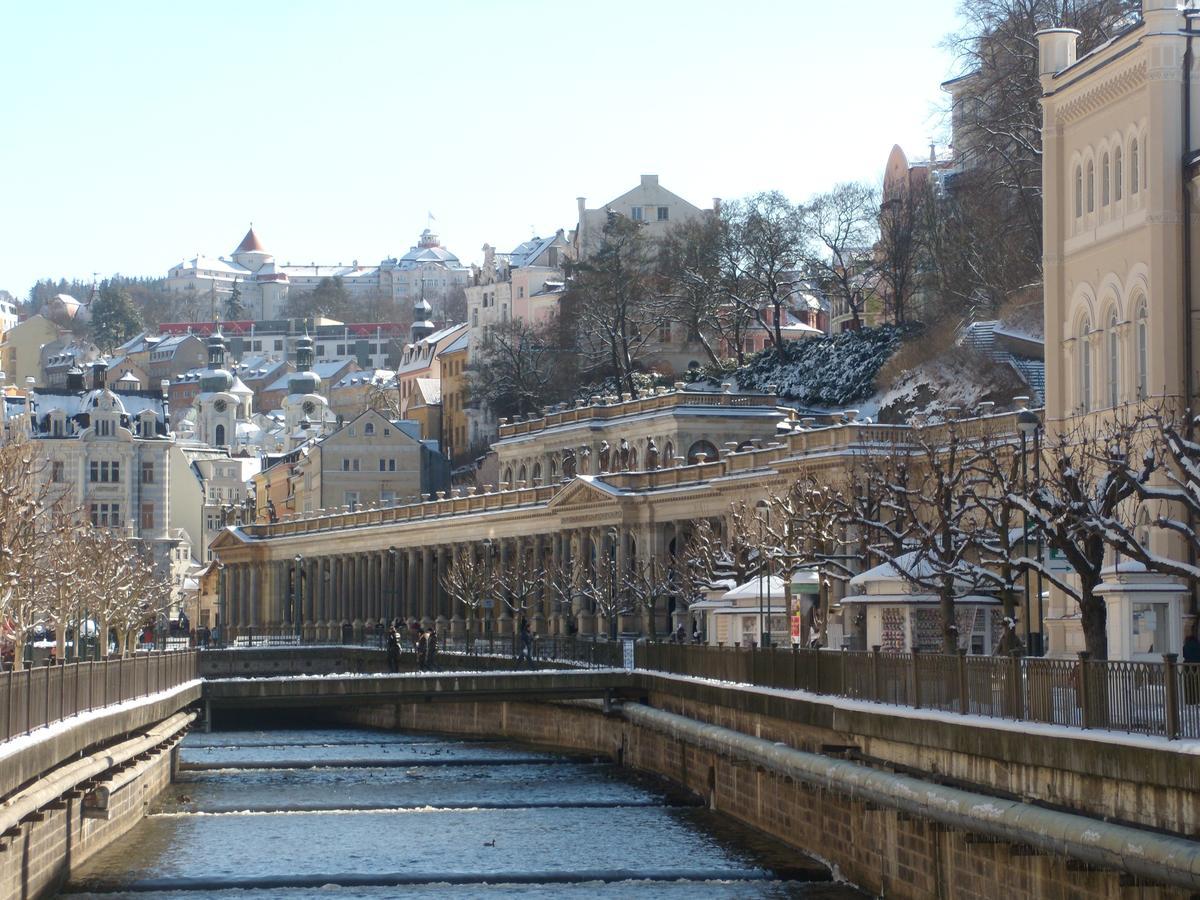 Apartments Kavalerie Karlovy Vary Luaran gambar