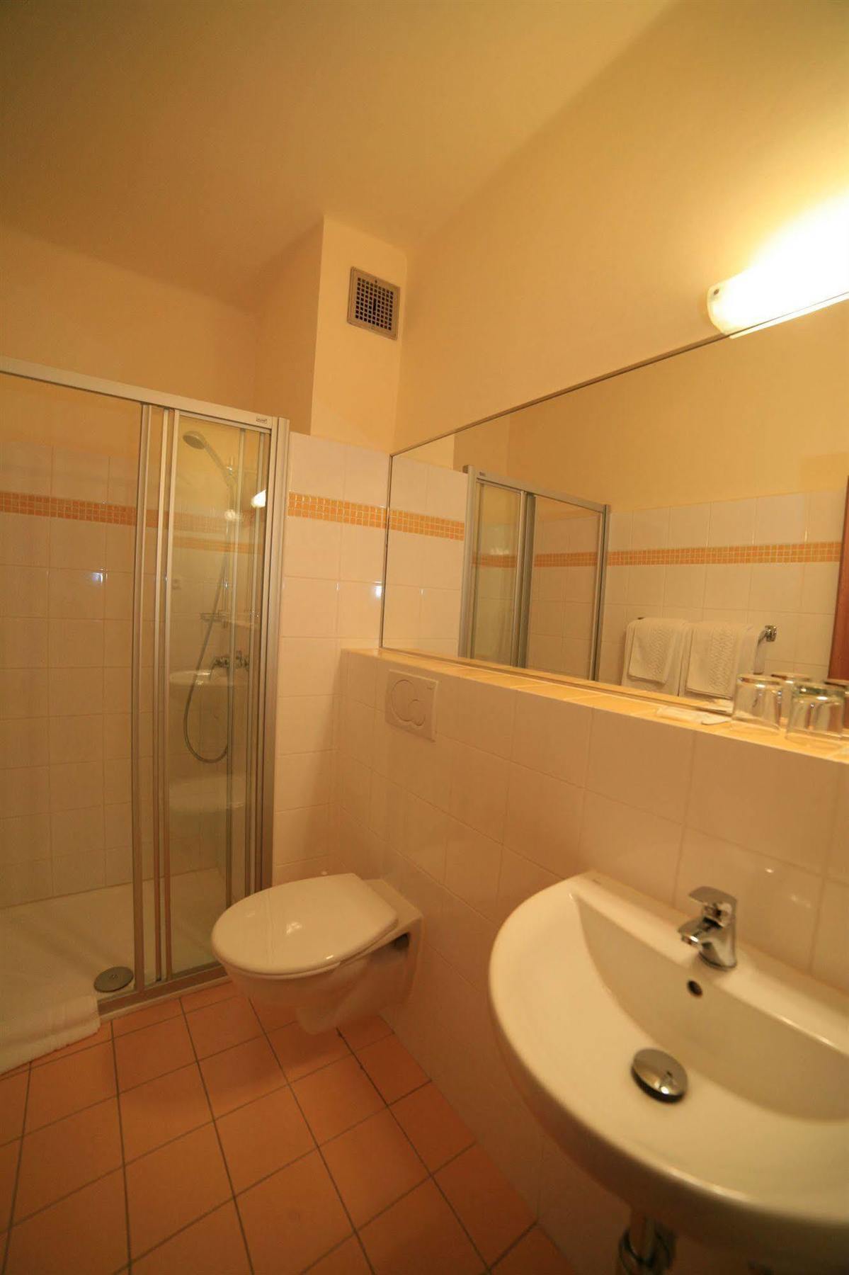 Hotel Kavalir Karlovy Vary Luaran gambar