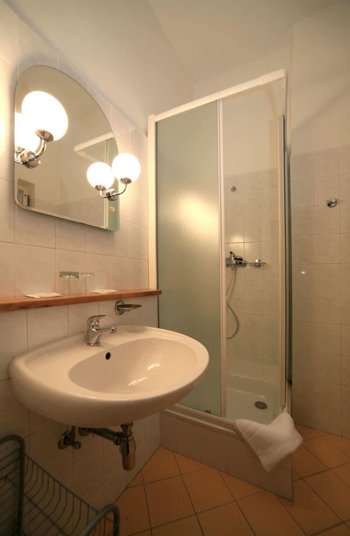 Hotel Kavalir Karlovy Vary Luaran gambar
