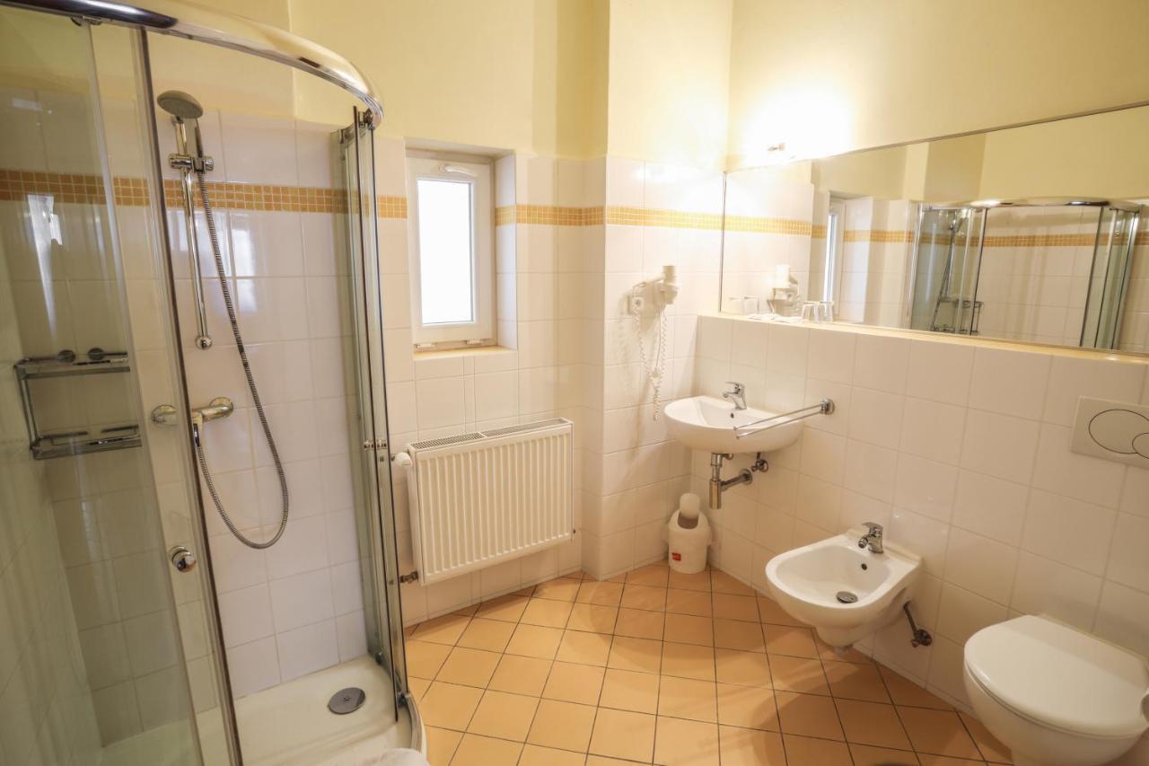 Hotel Kavalir Karlovy Vary Luaran gambar